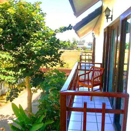 Thong Paeka Hotel Prasat Exteriör bild