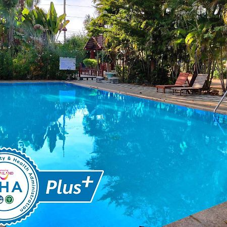 Thong Paeka Hotel Prasat Exteriör bild