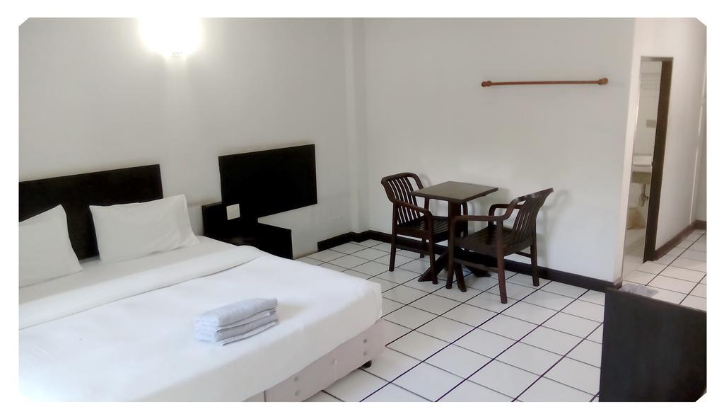 Thong Paeka Hotel Prasat Rum bild