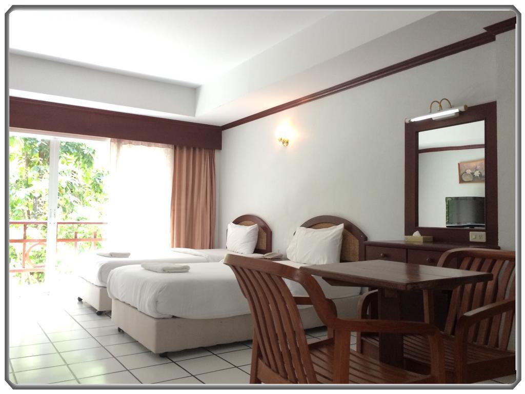 Thong Paeka Hotel Prasat Rum bild