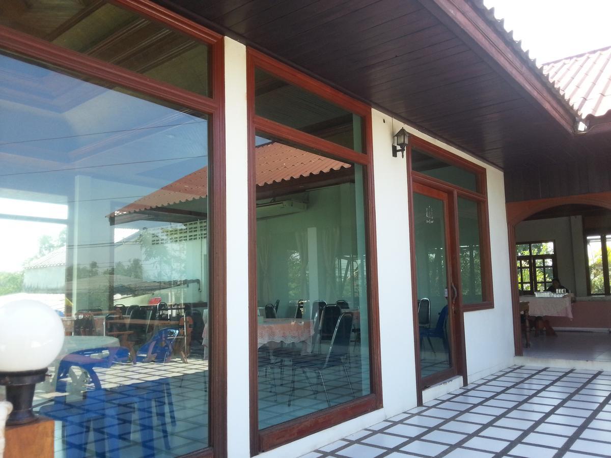 Thong Paeka Hotel Prasat Exteriör bild